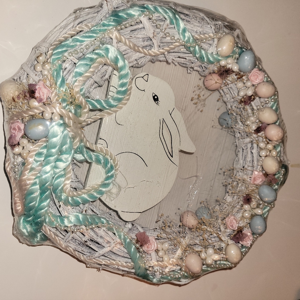 RATTAN RABBIT WREATH
